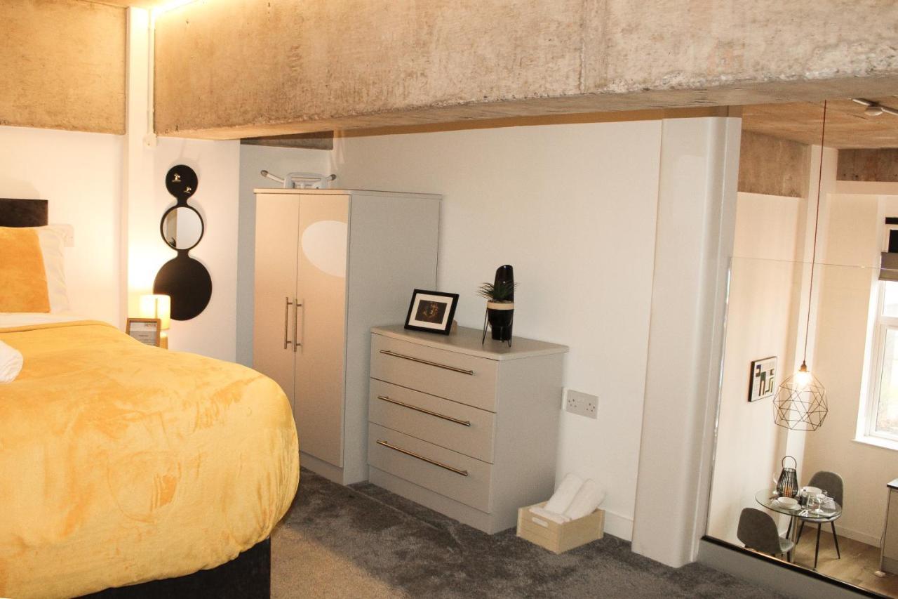 Modern Luxury Serviced Duplex Apartments By Repose- 150 Metro Court, ווסט ברומוויץ' מראה חיצוני תמונה
