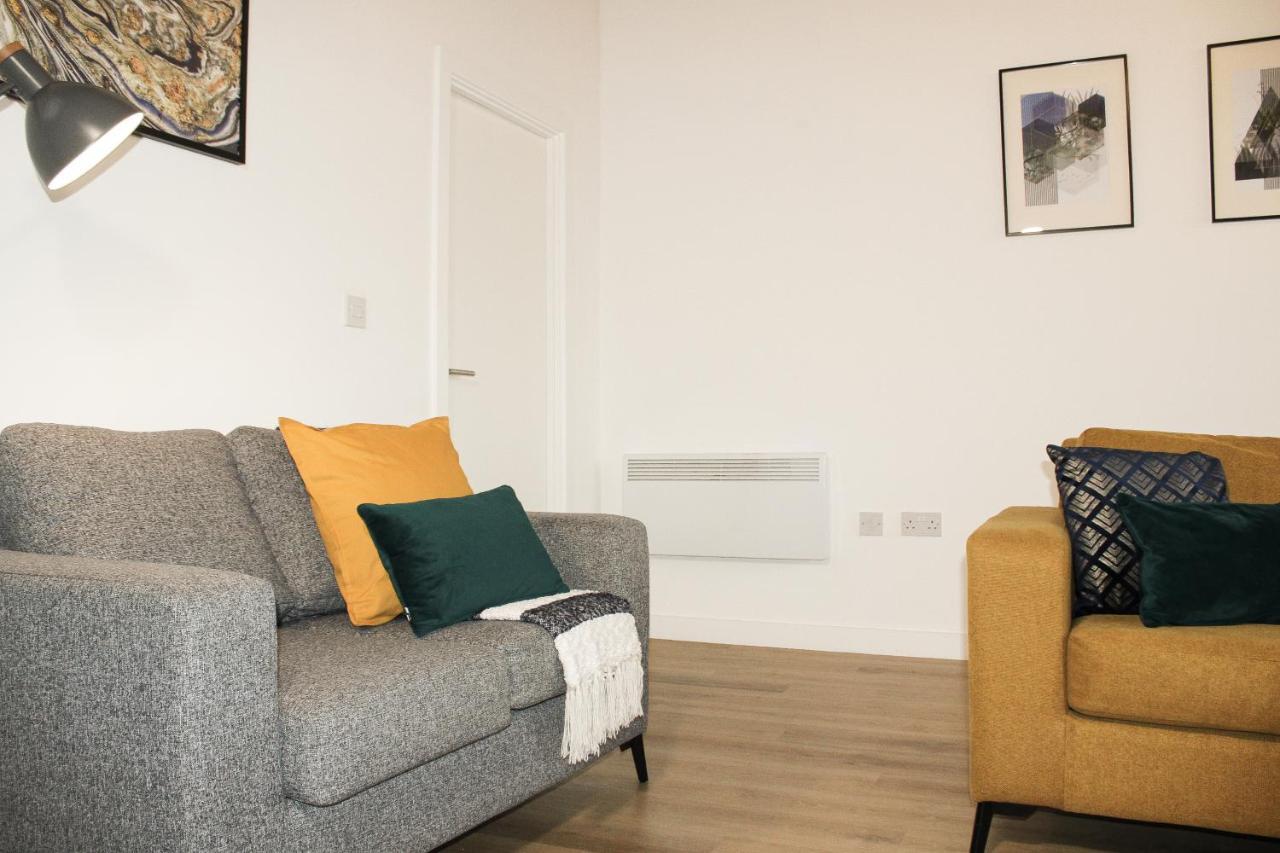 Modern Luxury Serviced Duplex Apartments By Repose- 150 Metro Court, ווסט ברומוויץ' מראה חיצוני תמונה