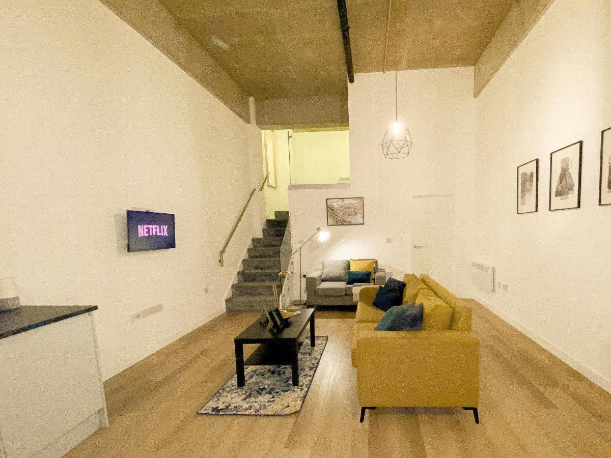 Modern Luxury Serviced Duplex Apartments By Repose- 150 Metro Court, ווסט ברומוויץ' מראה חיצוני תמונה