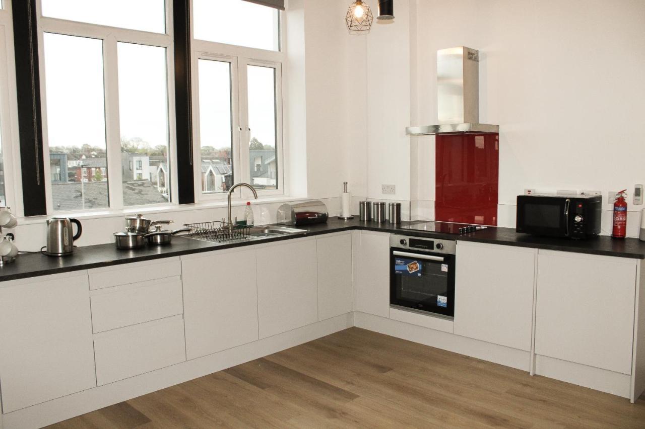 Modern Luxury Serviced Duplex Apartments By Repose- 150 Metro Court, ווסט ברומוויץ' מראה חיצוני תמונה