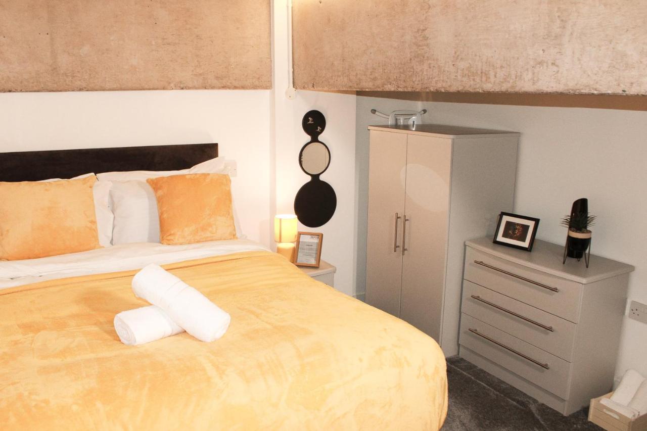 Modern Luxury Serviced Duplex Apartments By Repose- 150 Metro Court, ווסט ברומוויץ' מראה חיצוני תמונה