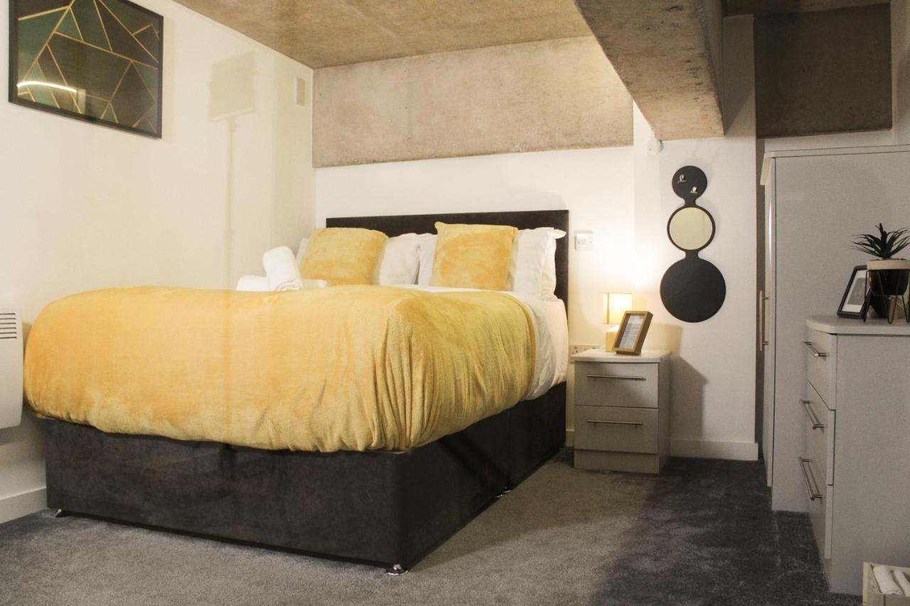 Modern Luxury Serviced Duplex Apartments By Repose- 150 Metro Court, ווסט ברומוויץ' מראה חיצוני תמונה