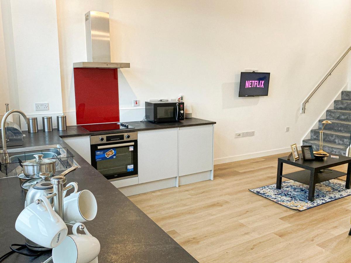 Modern Luxury Serviced Duplex Apartments By Repose- 150 Metro Court, ווסט ברומוויץ' מראה חיצוני תמונה