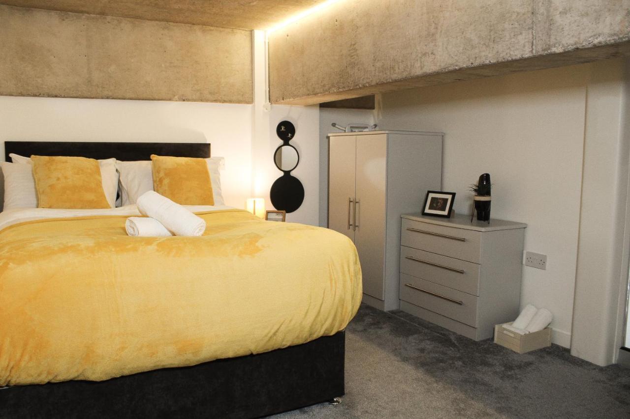 Modern Luxury Serviced Duplex Apartments By Repose- 150 Metro Court, ווסט ברומוויץ' מראה חיצוני תמונה