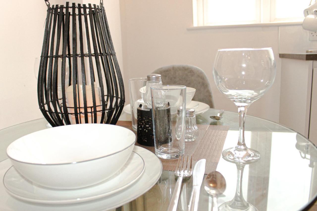 Modern Luxury Serviced Duplex Apartments By Repose- 150 Metro Court, ווסט ברומוויץ' מראה חיצוני תמונה
